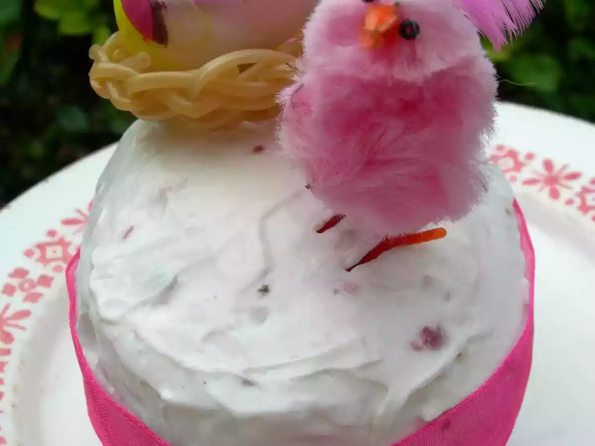 Gâteau en forme d'oeuf .. amandes, crème mascarpone et groseilles - photo 2