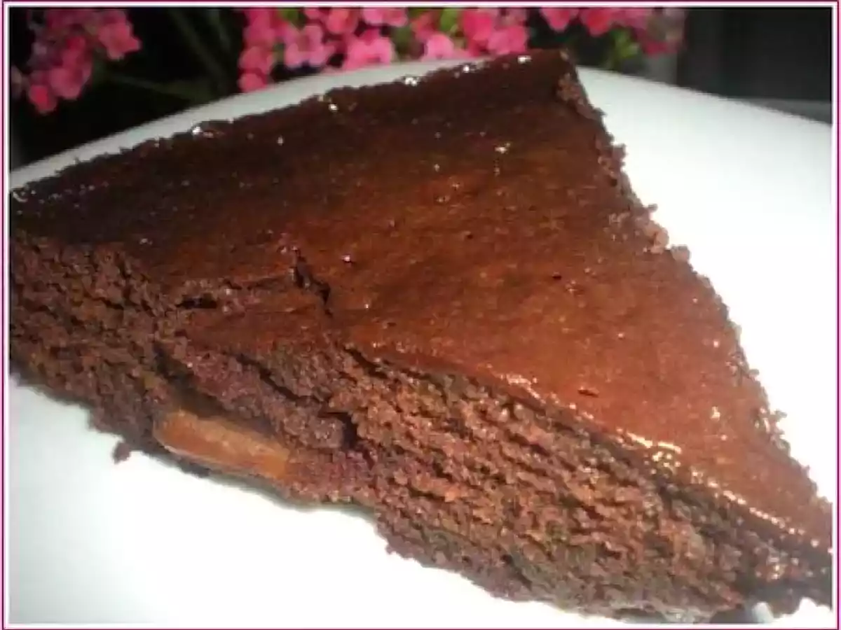 Gâteau Express Chocolat, Crème de Noisettes et Daims au Micro-Ondes