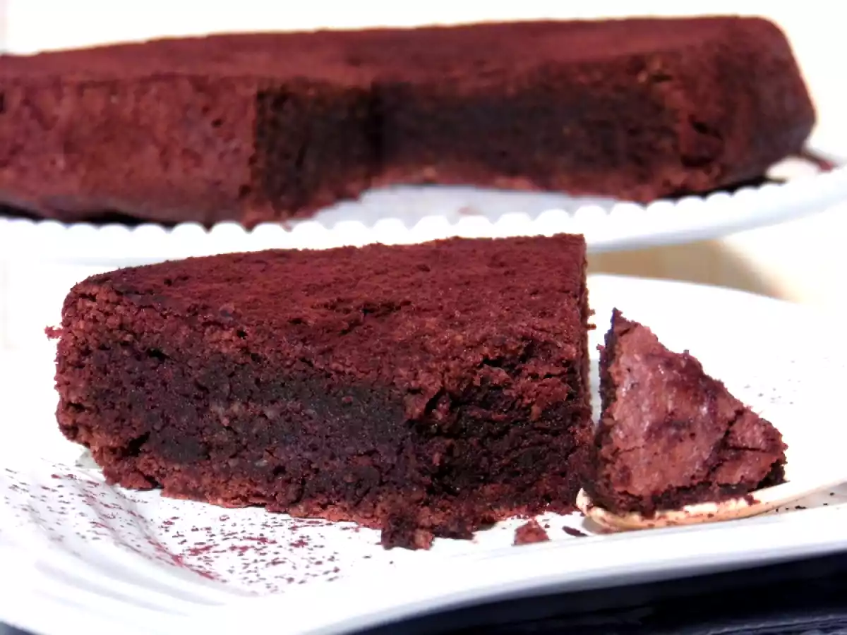 Gâteau fondant au chocolat, amande et huile d'olive - photo 2