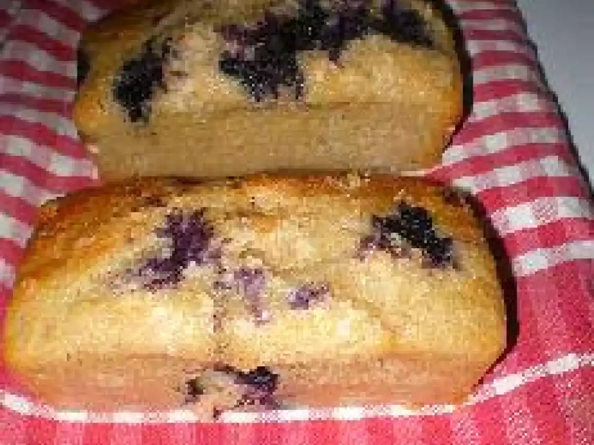 GATEAU FONDANT AUX MURES