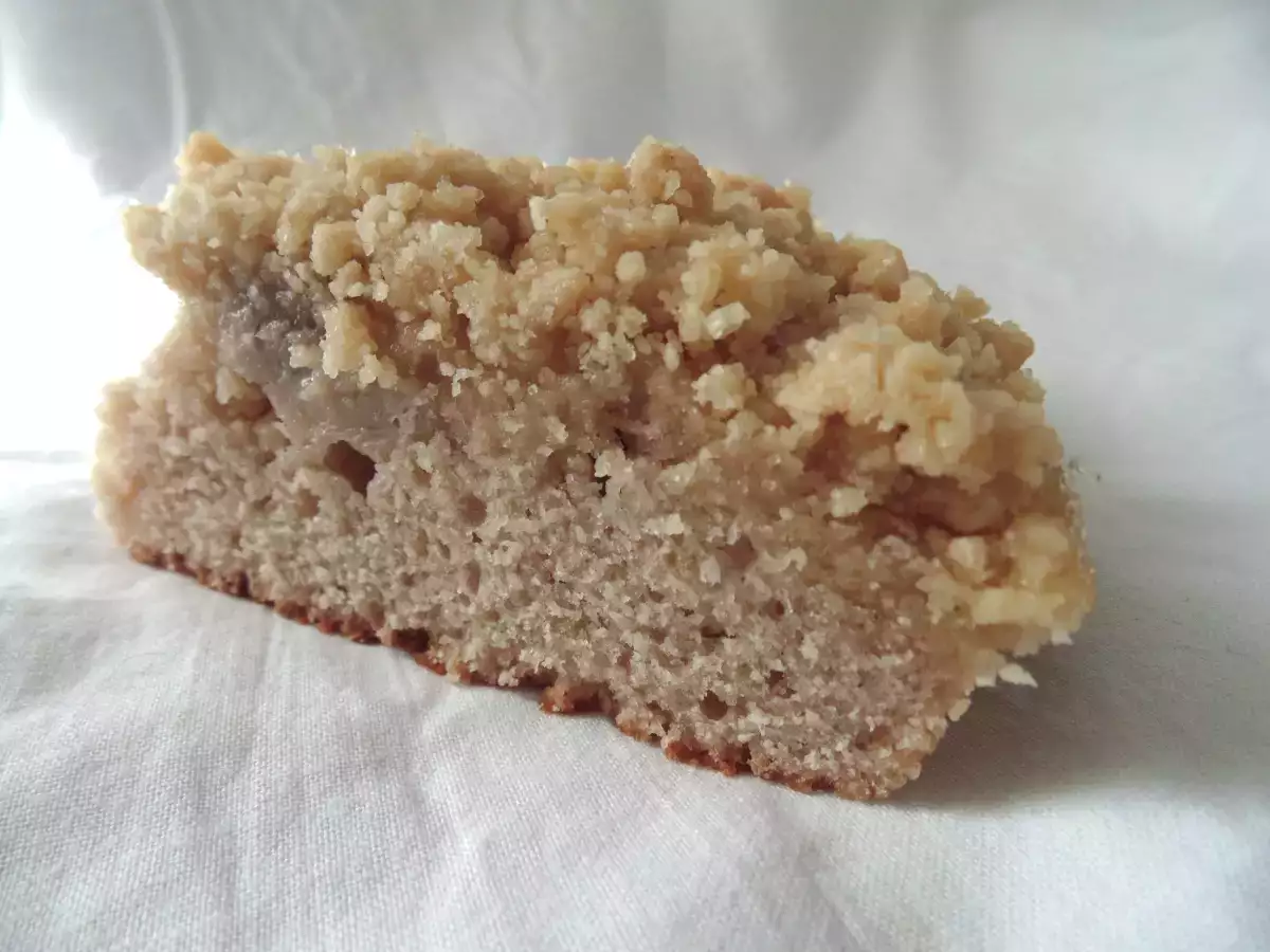 Gâteau fraise banane et crumble à l'amande - photo 3