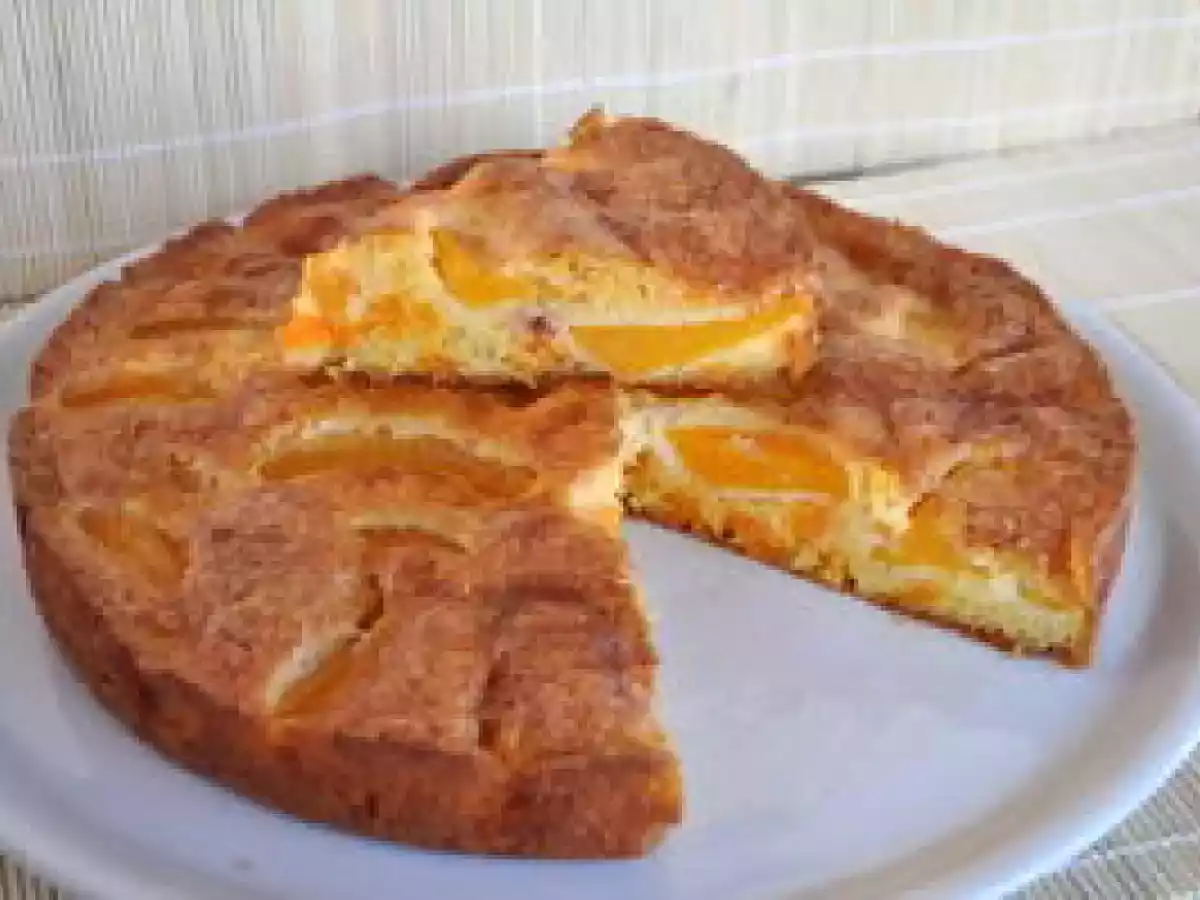 Gâteau-macaron aux pêches