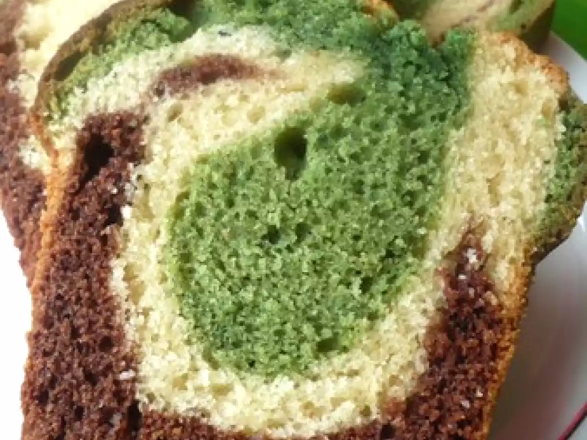 Gâteau marbré chocolat vanille pistache