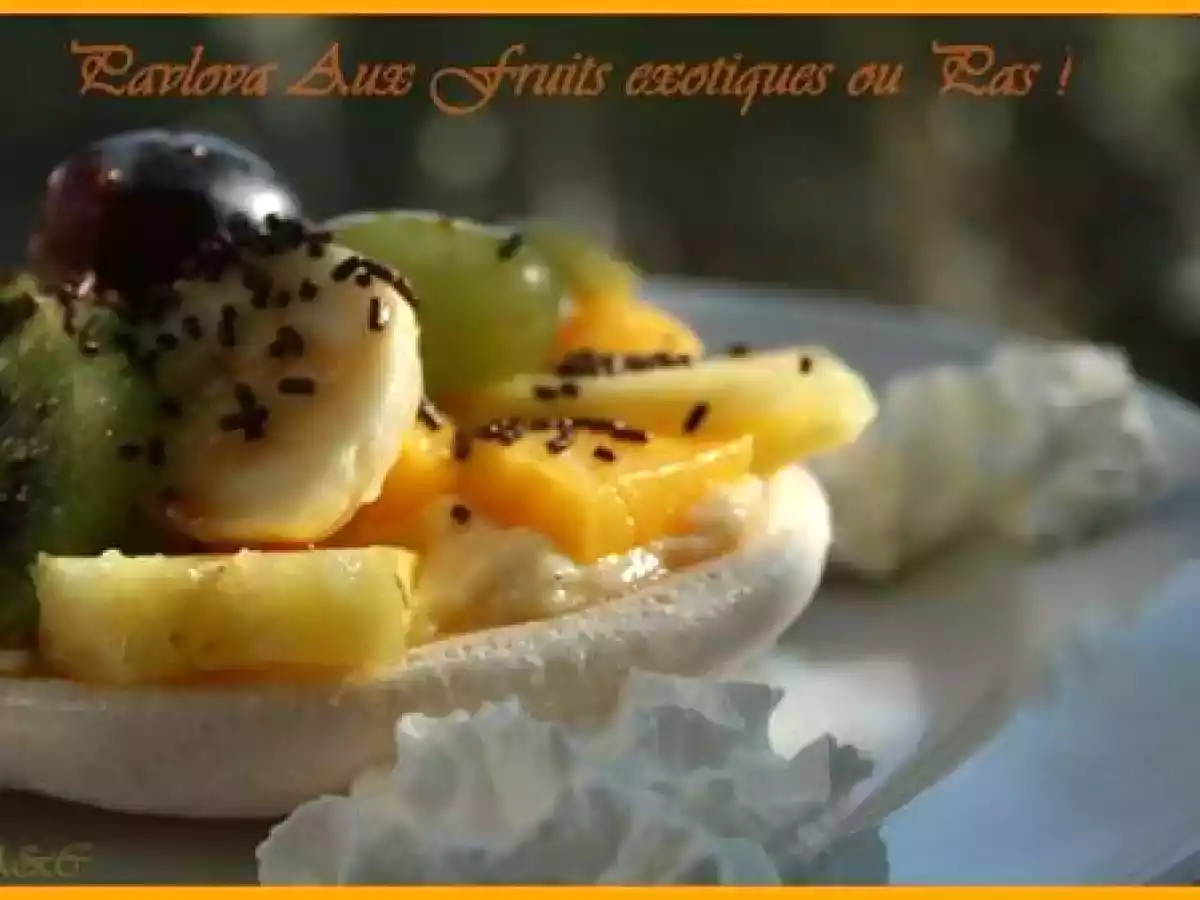 Gâteau meringué ( Pavlova ) à la crème patissières vanillée