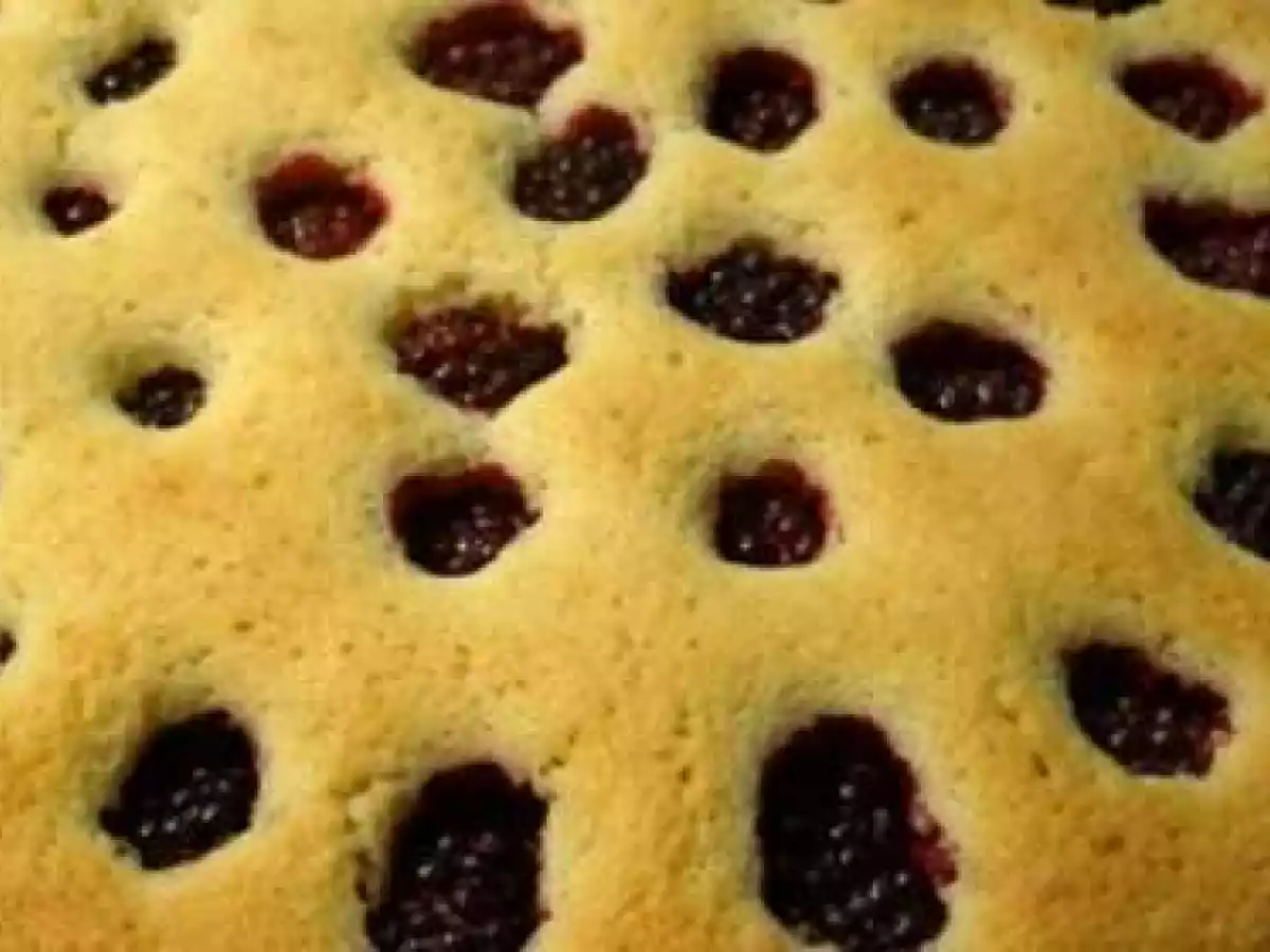 Gâteau moelleux amandes et mures...