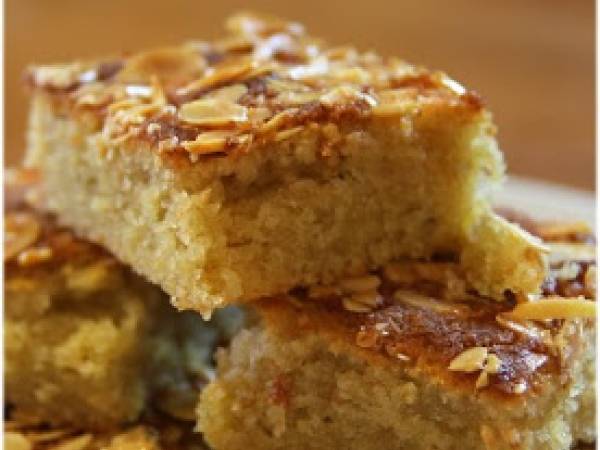 Gâteau moelleux aux amandes et au miel - photo 2