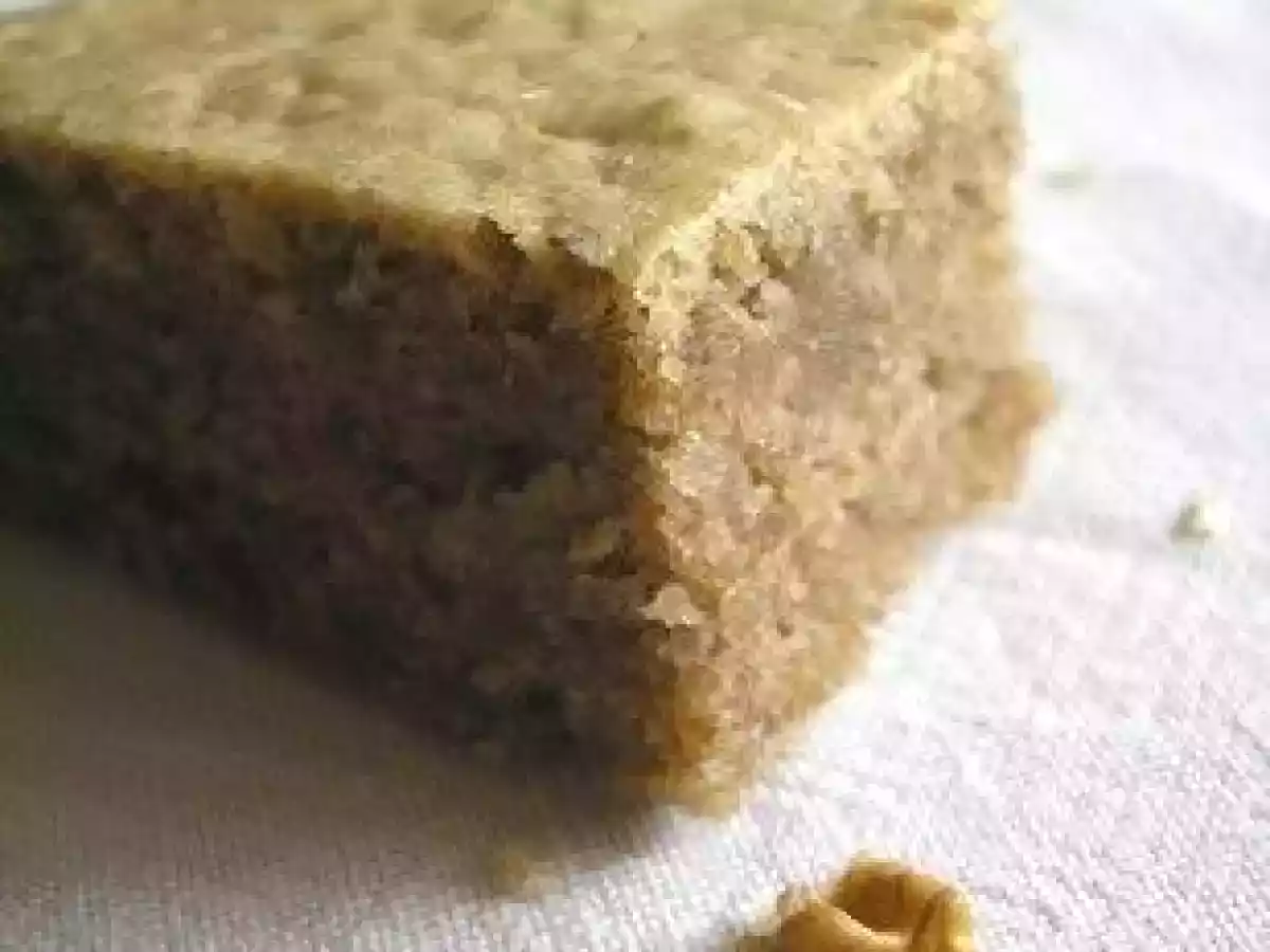Gâteau moelleux aux noix et à la farine de riz