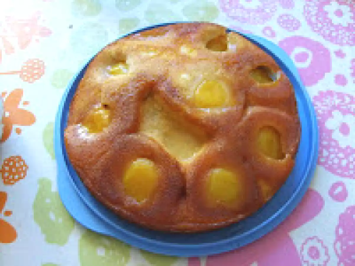 Gateau moelleux aux pêches (ou à l'ananas).