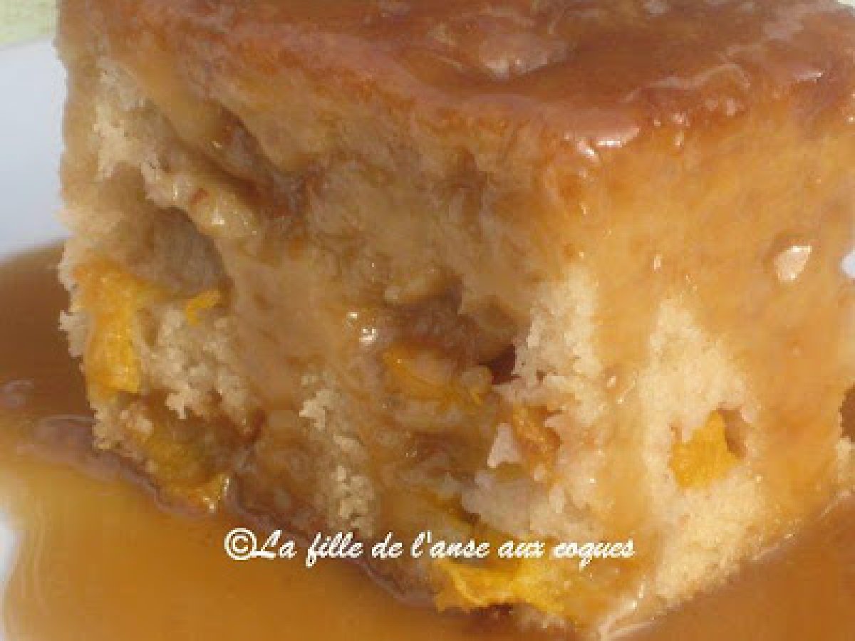 Gateau Moelleux Aux Peches Sauce A La Vanille Et Au Caramel Recette Ptitchef