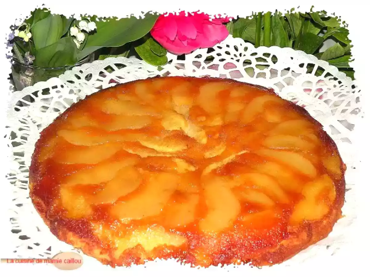 Gâteau moelleux aux poires et au caramel.