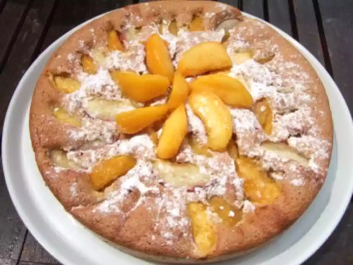 Gâteau moelleux pêches-noisettes-amandes