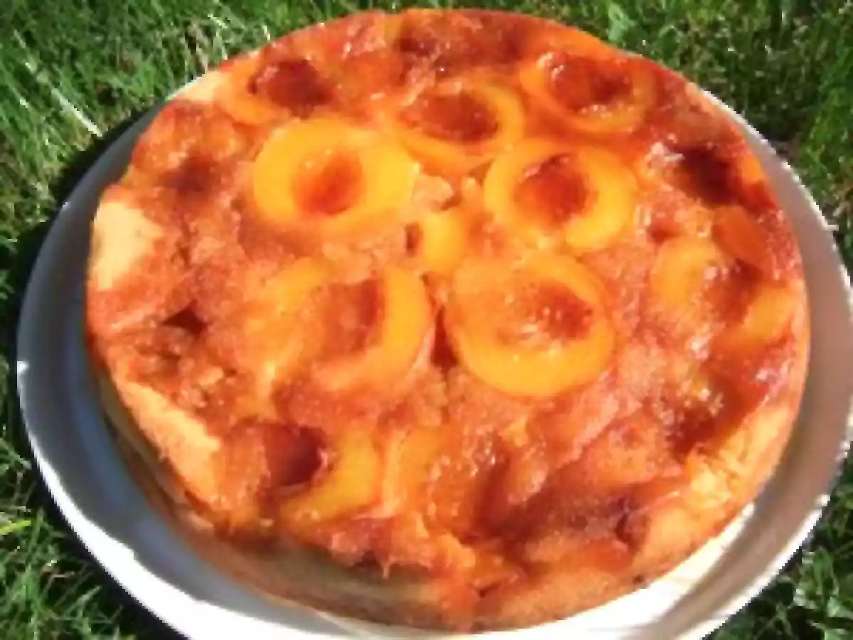 Gâteau moelleux renversé aux pêches