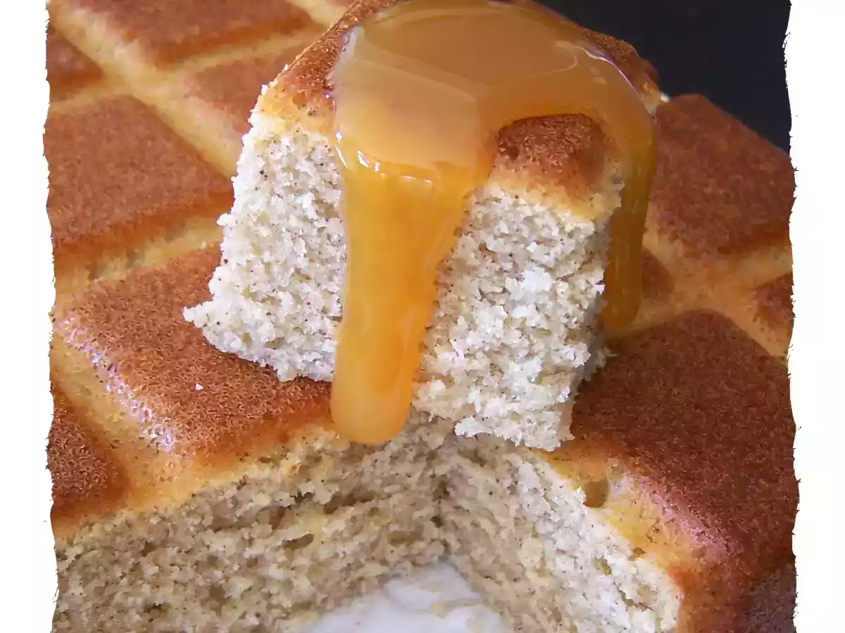 Gateau moelleux sirop d'érable, cannelle et son caramel d'érable .
