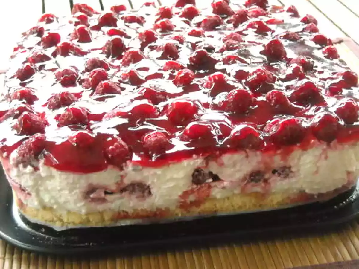 GATEAU MOUSSEUX AU FROMAGE BLANC ET FRAMBOISES - photo 2