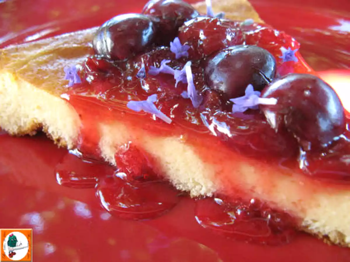 Gâteau mousseux aux cerises, froid pour résister à la canicule