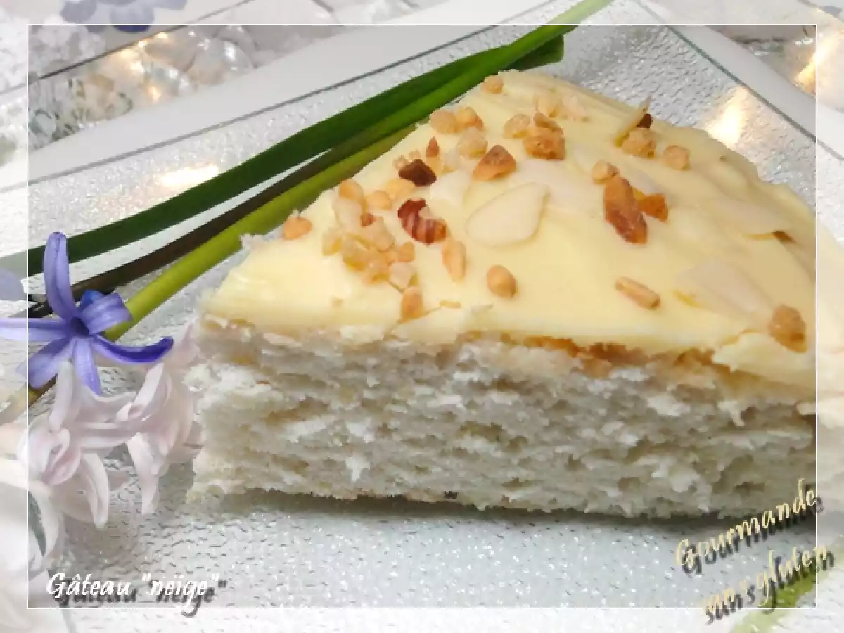 Gâteau neige, glaçage au chocolat blanc