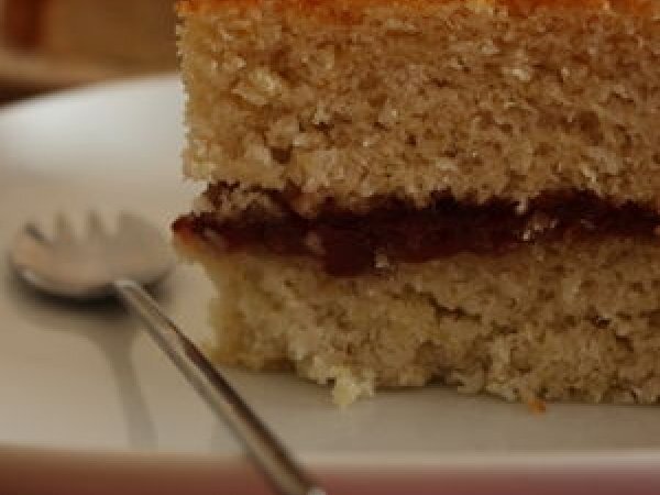 Gateau Noix De Coco Courgettes Et Confiture De Fraises Recette Ptitchef