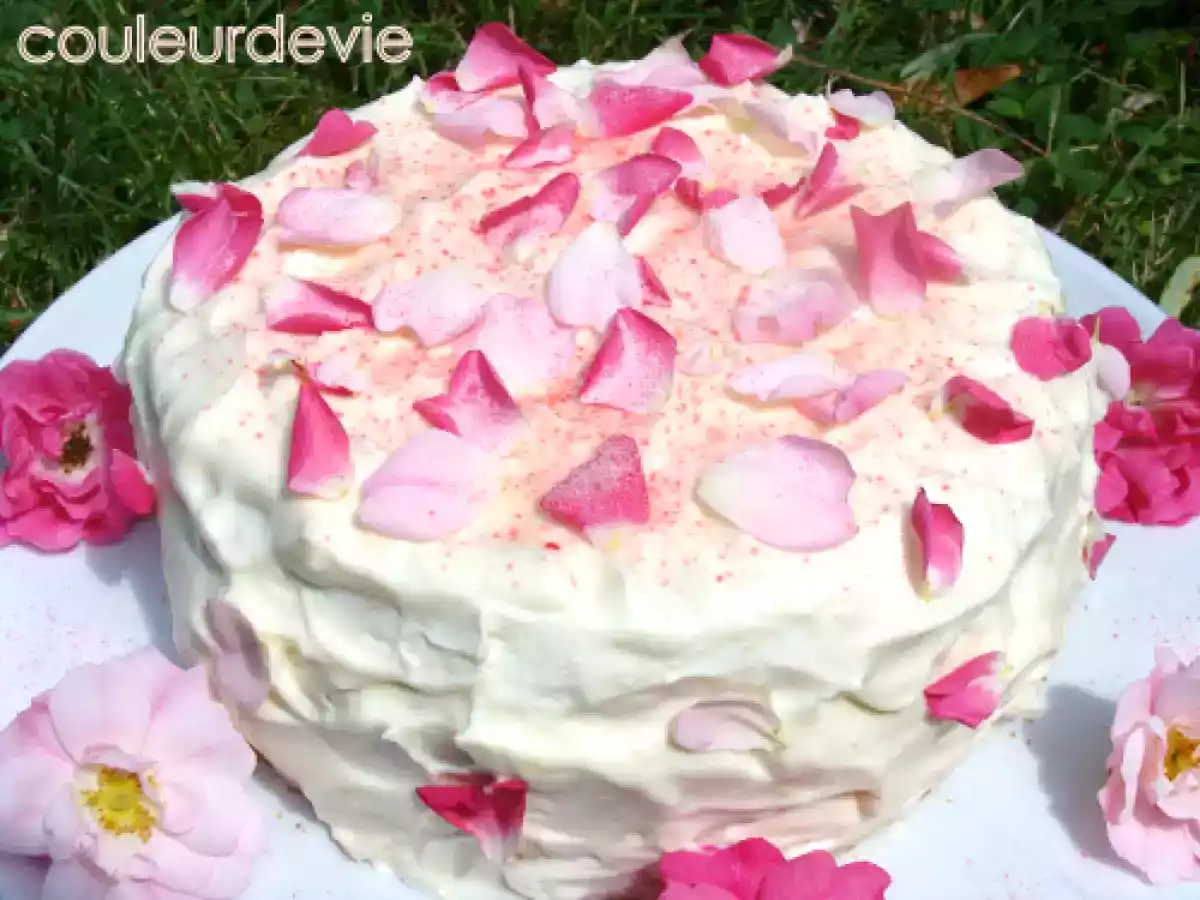Gâteau nuage aux pétales de rose - photo 2