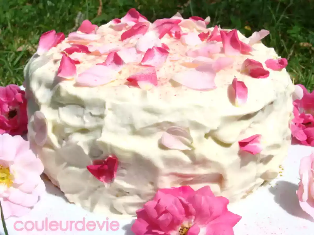 Gâteau nuage aux pétales de rose - photo 3