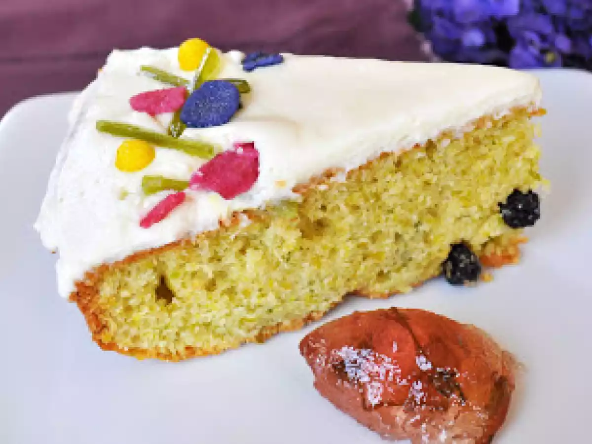 Gâteau printanier myrtilles- pistache et à l'huile d'olive.