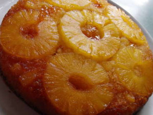 Gâteau renversé à l'ananas au sirop