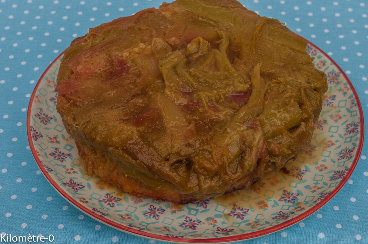 Gateau Renverse A La Rhubarbe Et Au Caramel Au Beurre Sale Recette Ptitchef