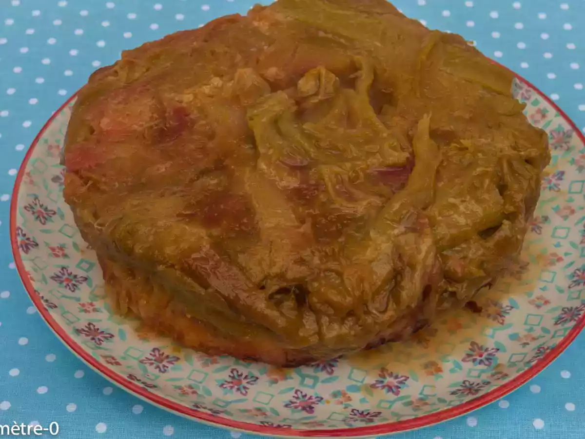 Gâteau renversé à la rhubarbe et au caramel au beurre salé