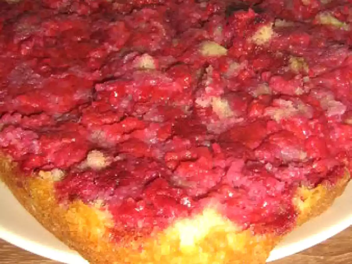 Gâteau renversé aux framboises
