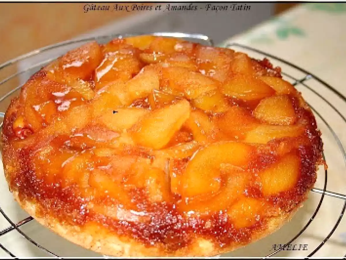 GATEAU RENVERSE AUX POIRES ET AMANDES, FACON TATIN