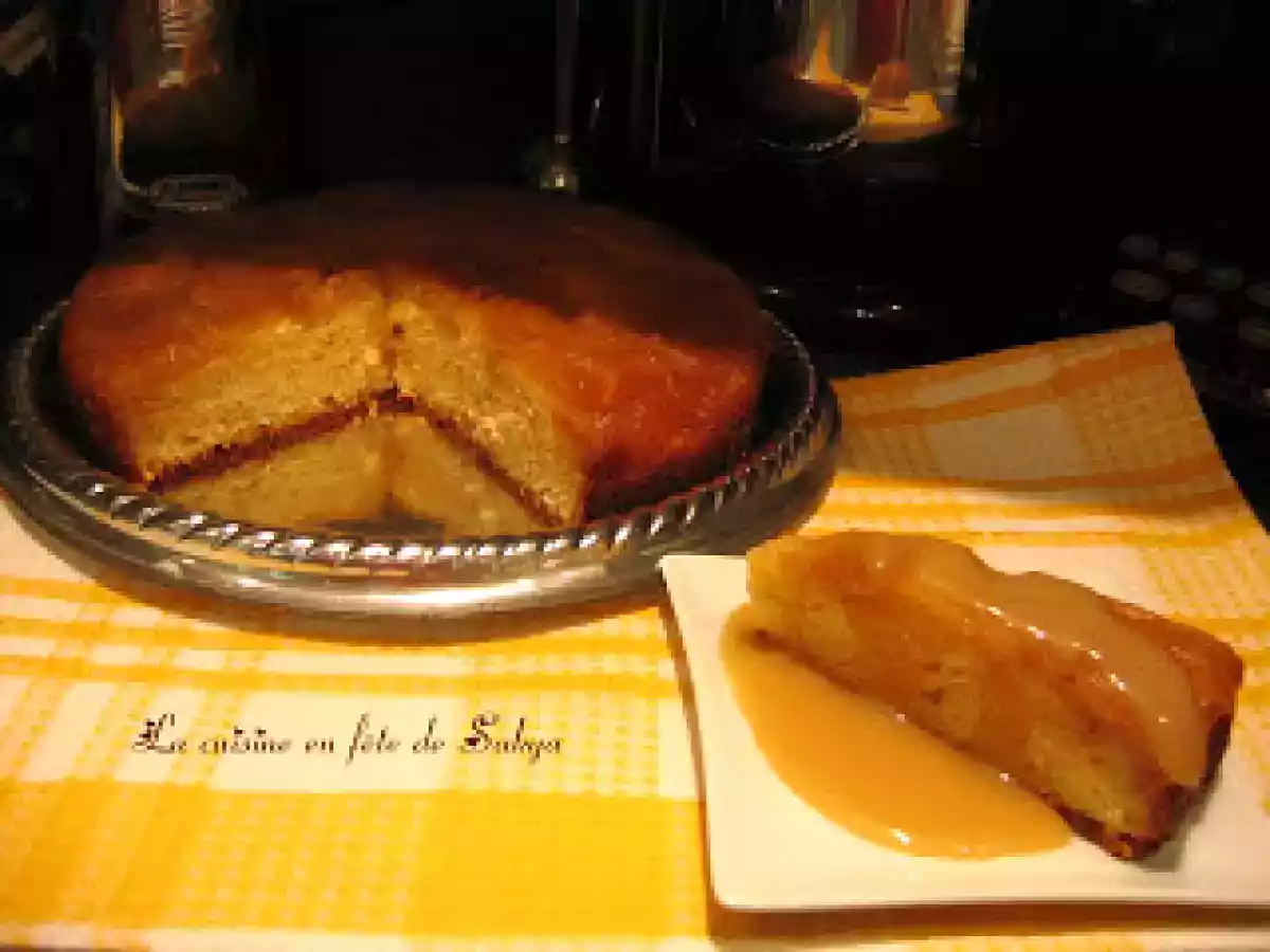 Gâteau renversé aux pommes, sauce au caramel ( pâte d'amande ) - photo 2