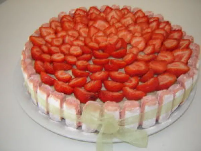 Gâteau rose à la rhubarbe