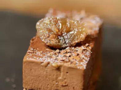 Gâteau roulé au caramel de fruits secs au chocolat et poudre de nougatine - photo 4