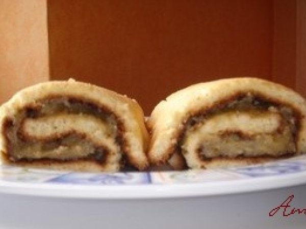 Gateau Roule Au Rhubarbe Curd Recette Ptitchef