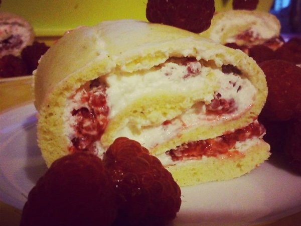 Gateau Roule Aux Framboises Recette Ptitchef