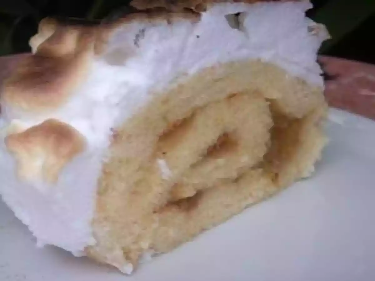 Gâteau roulé meringué à la poudre d'amande et citron - photo 3