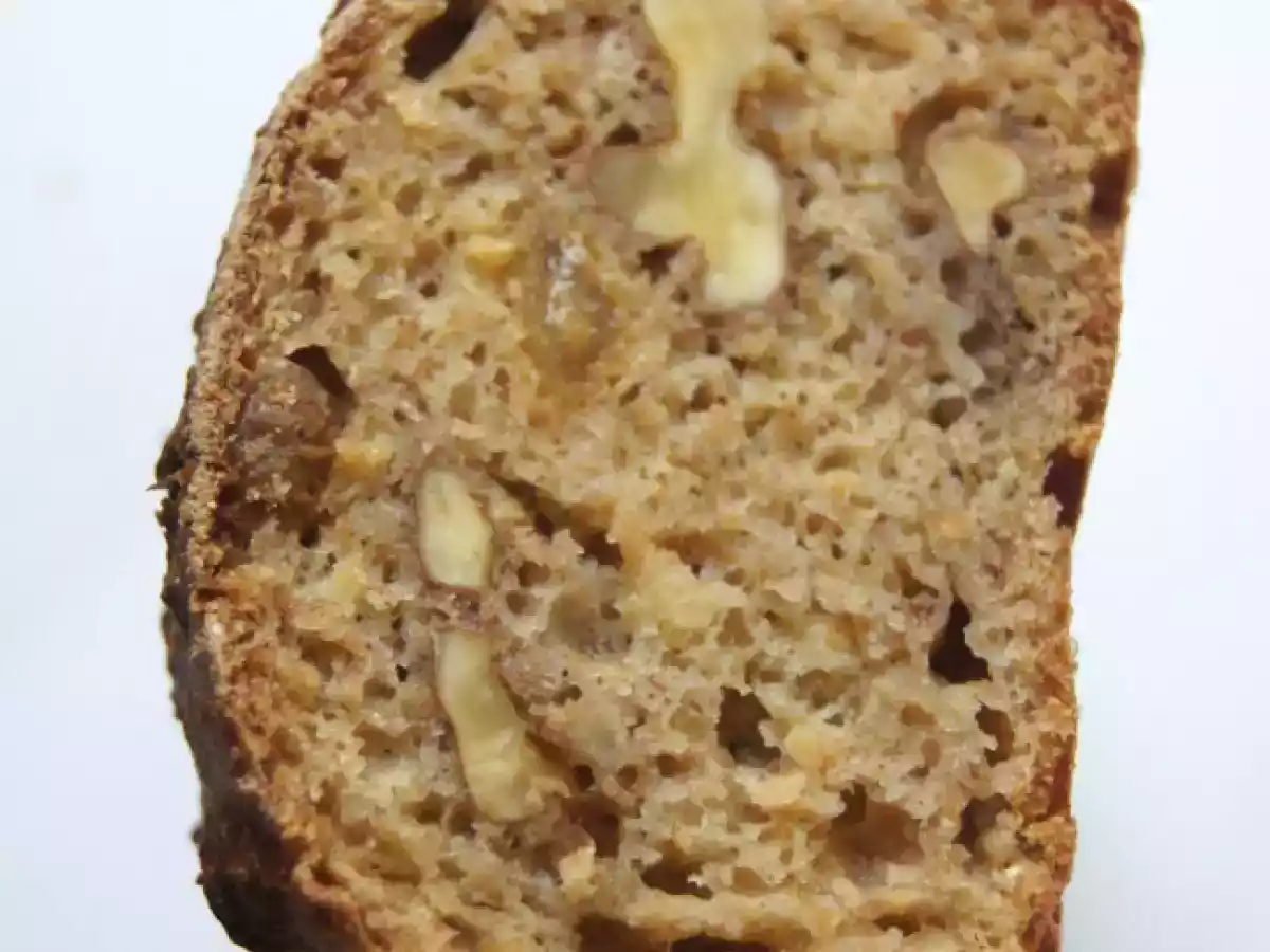 Gâteau semi complet à la purée de coings, cannelle, muscade, gingembre, noix et raisins