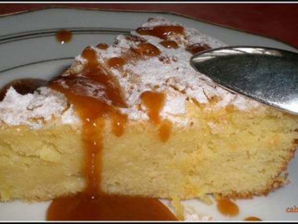 Gâteau sucrée à la pomme de terre, sauce guérandaise au caramel salé, sans gluten