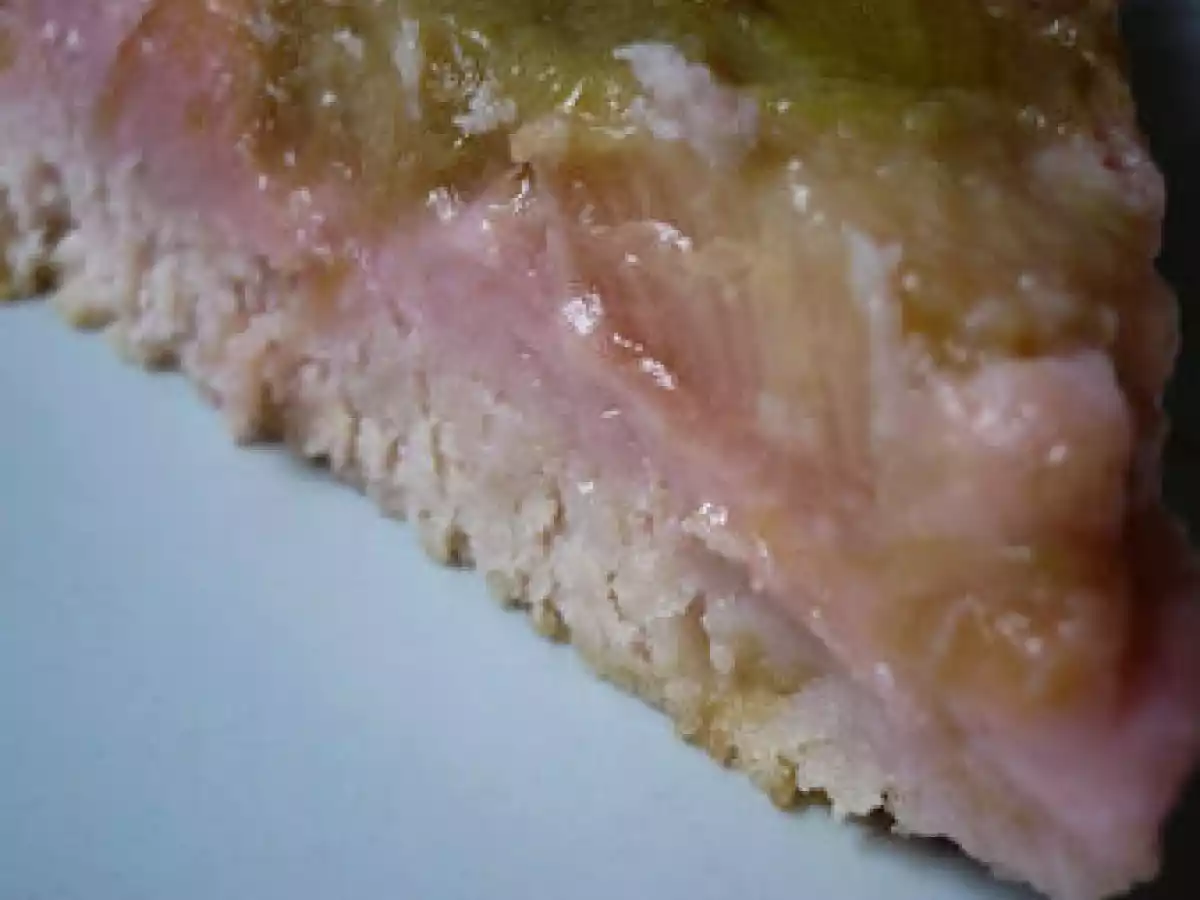 Gâteau tatin léger à la rhubarbe et fraise - photo 3