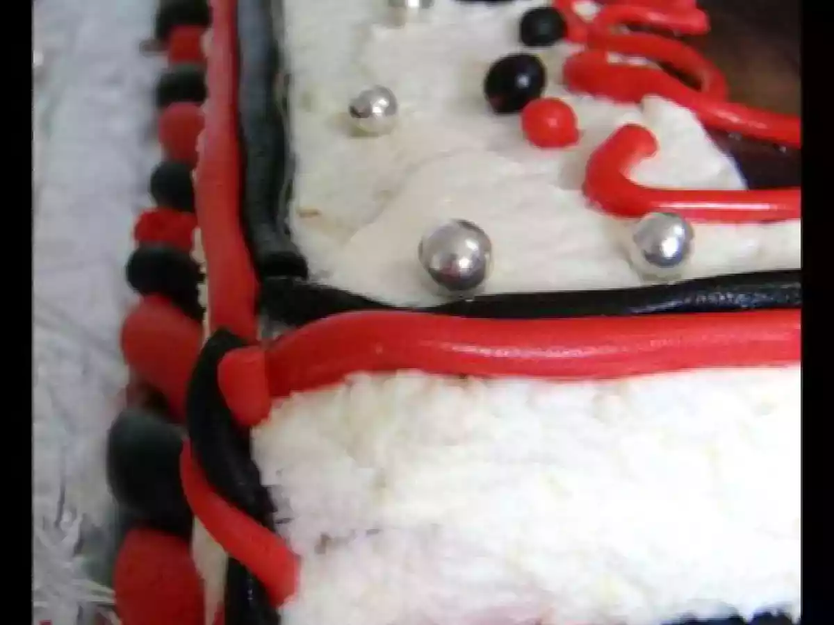 Gateau TWILIGHT ( poirier anniversaire) - photo 2