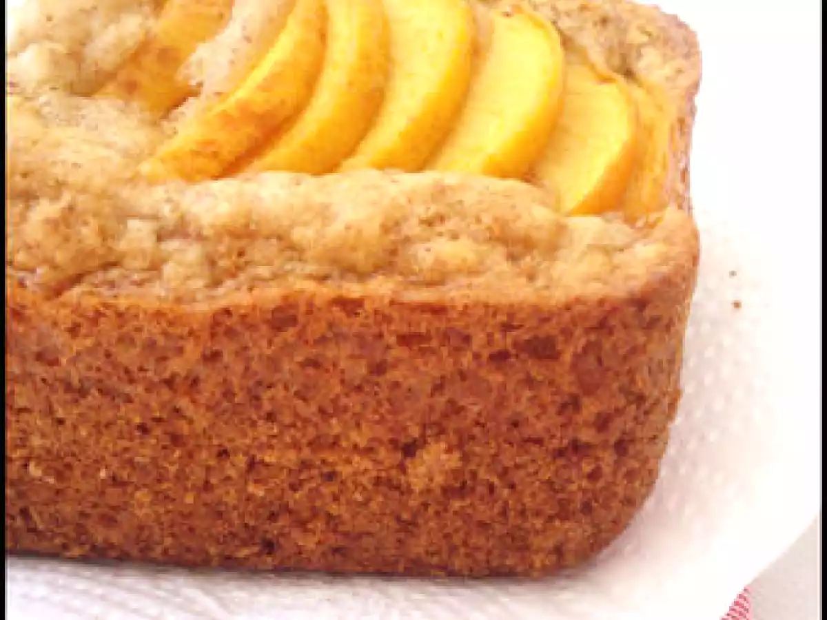 Gâteau vanillé aux pêches et à la purée d'amandes - photo 3