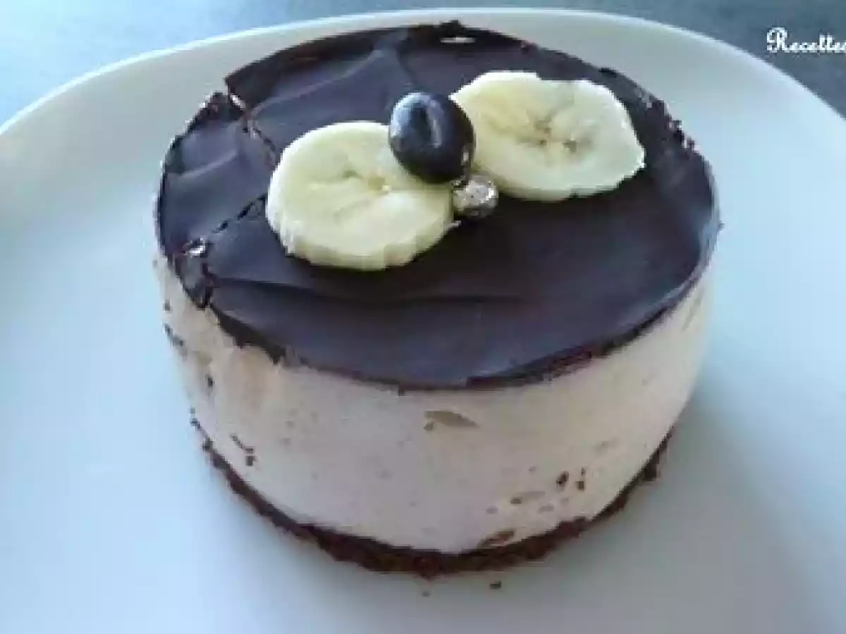 GATEAUX INDIVIDUELS AU CHOCOLAT NOIR BAVAROIS A LA BANANE