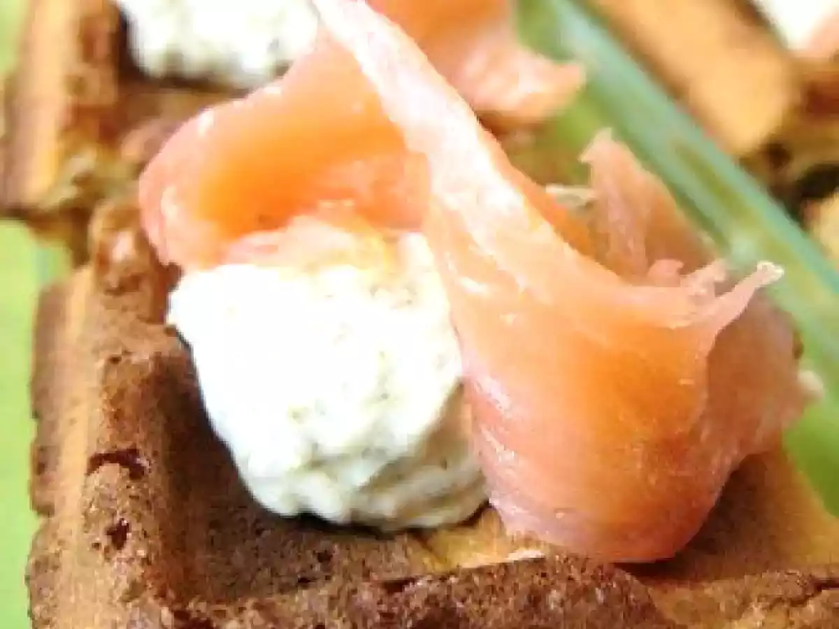 Gaufres Au Saumon Fumé, Sauce Roquette et quelques photos insolites