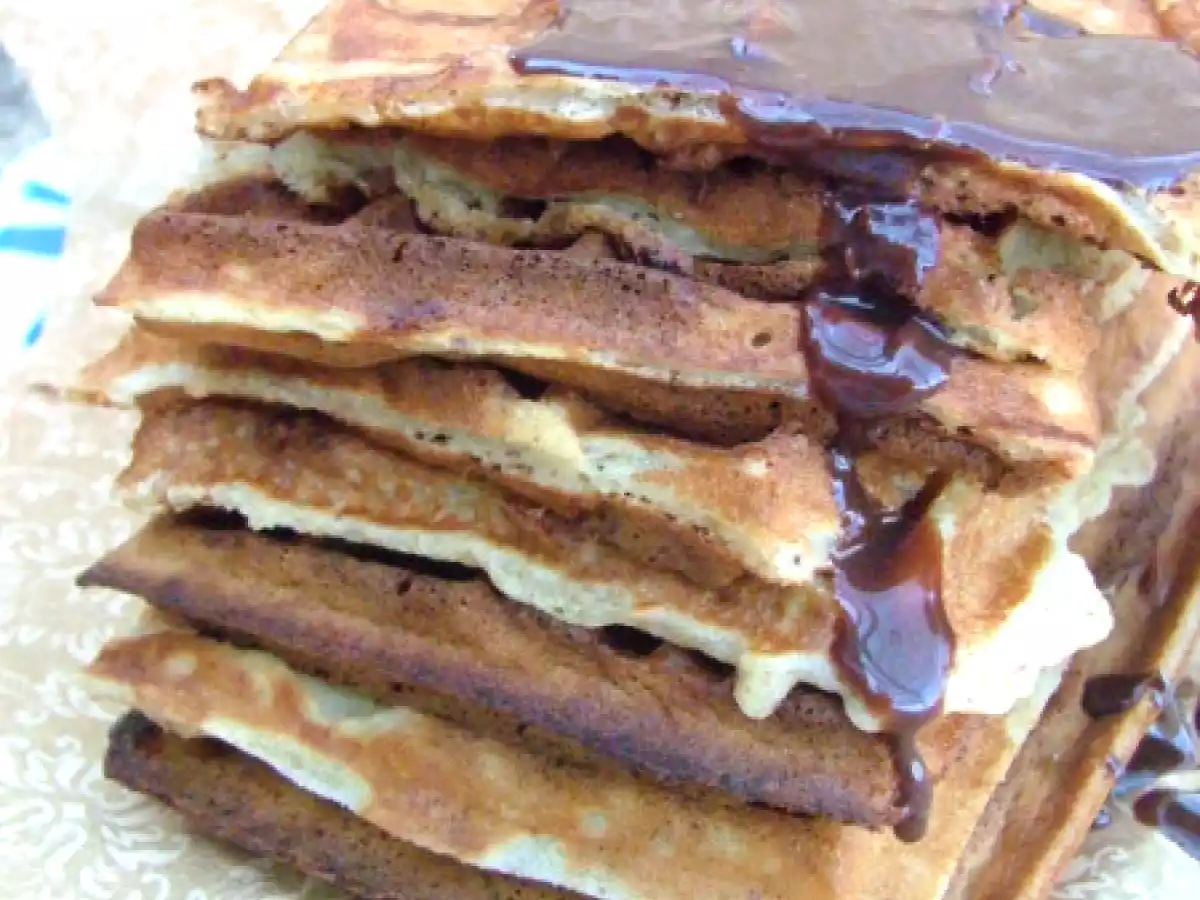 Gaufres aux noisettes & sauce au nutella