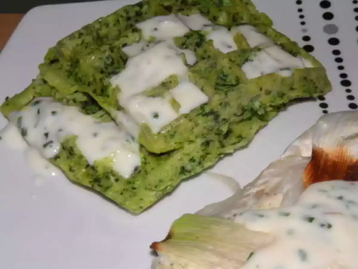 Gaufres aux pommes de terre et aux épinards, sauce citron - ciboulette