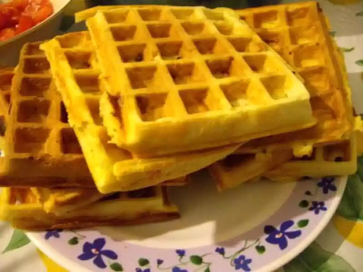 Gaufres salées au fromage et au knacki