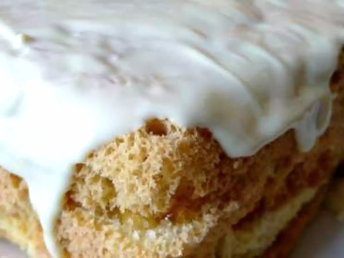 Génoise à la confiture d'abricot et chocolat blanc