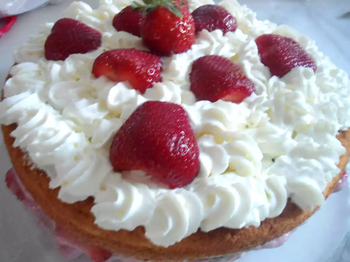 GÉNOISE A LA MOUSSE DE FRAISE