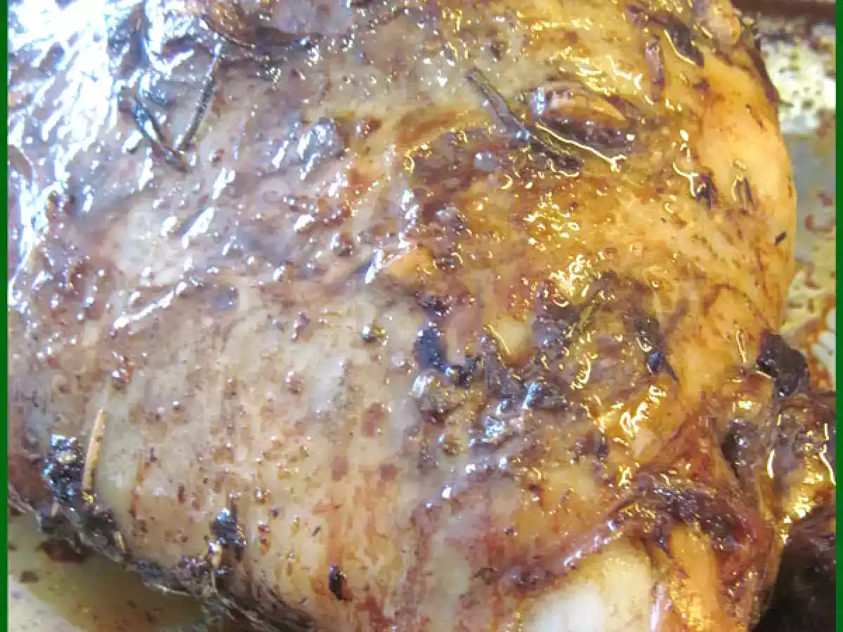 Gigot d'agneau confit de 5 heures parfumé au thym et au romarin