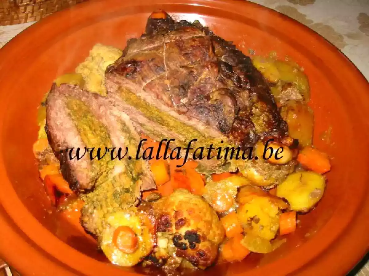 Gigot d'agneau farci au four