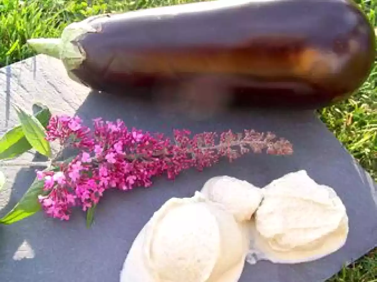 Glace a l'aubergine et a l'huile d'olive